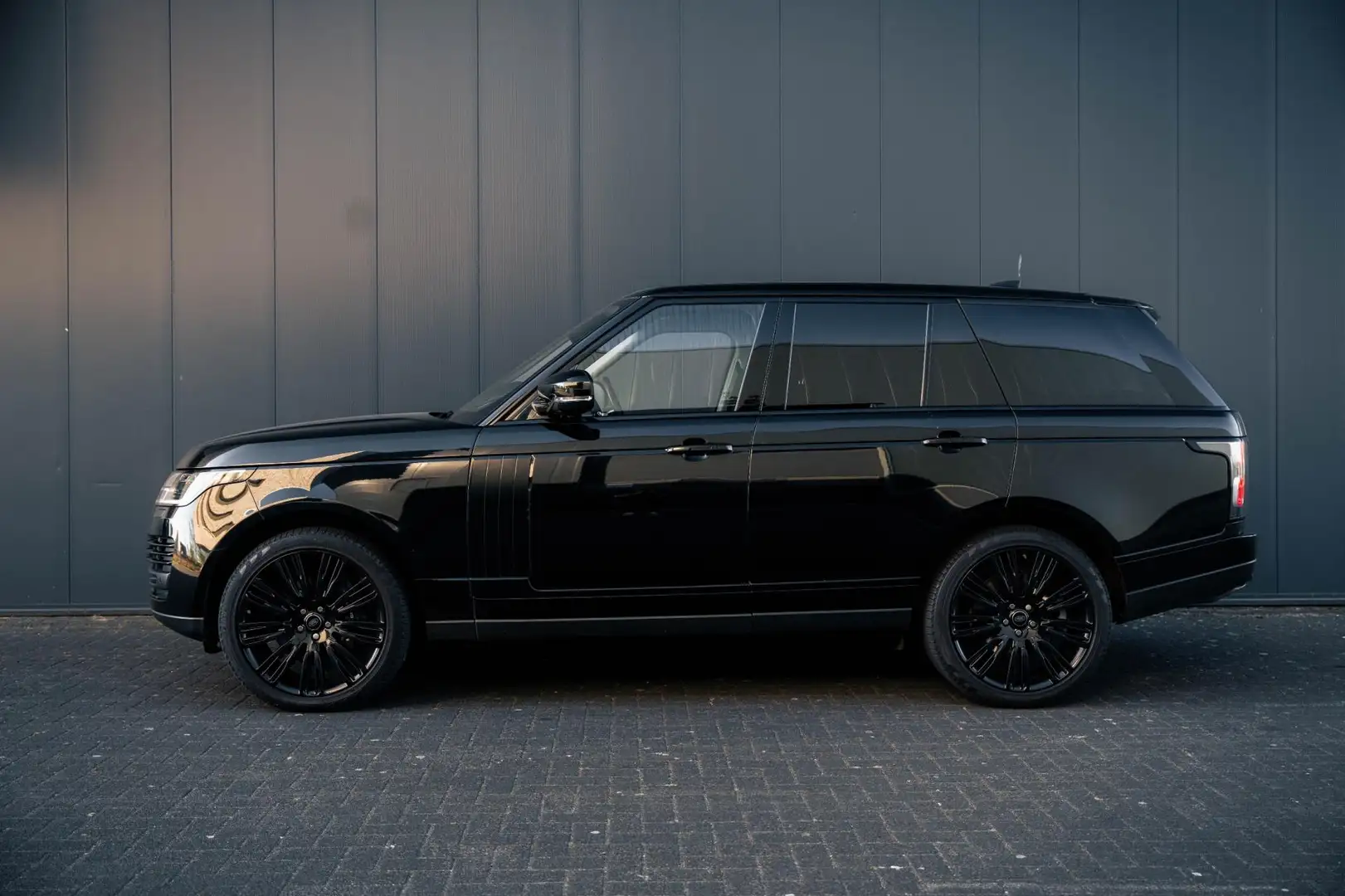 Land Rover Range Rover 5.0 V8 Supercharged P525 Zwart - 2