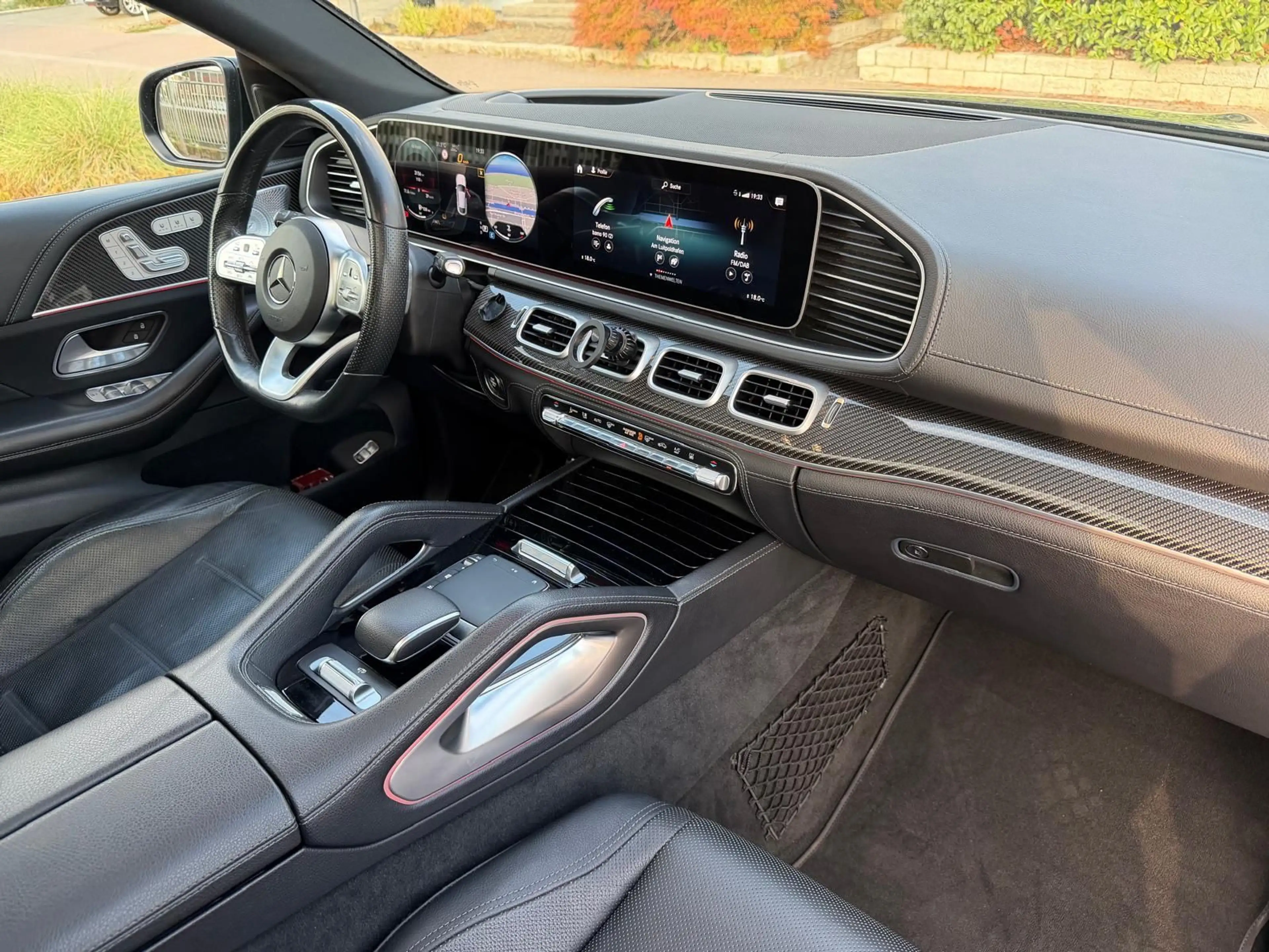 Mercedes-Benz GLE 400 COUPÉ AMG PANO/HUD/CARBON/3xDISPLAY/360° — photo 11