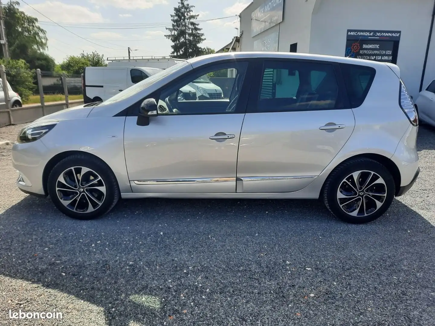 Renault Scenic 3 BOSE Edition 137000KMS ETAT IRREPROCHABLE ENTIER Gris - 2