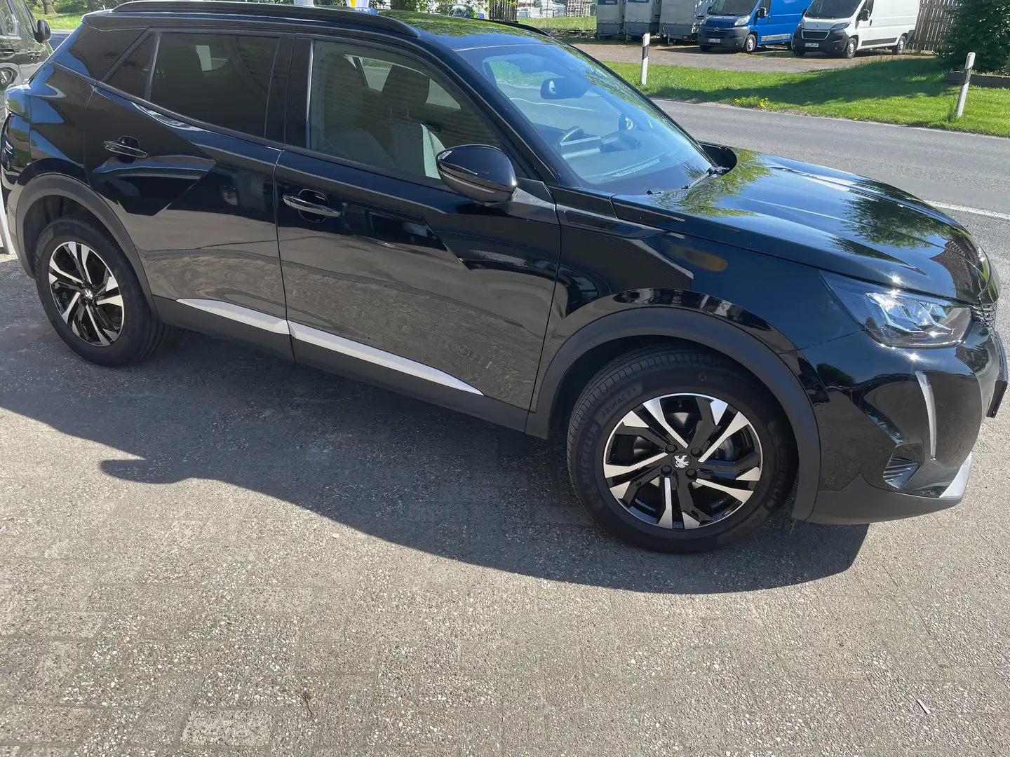 Peugeot 2008 Allure Pack Navi Sitzheizung Keyless Noir - 1
