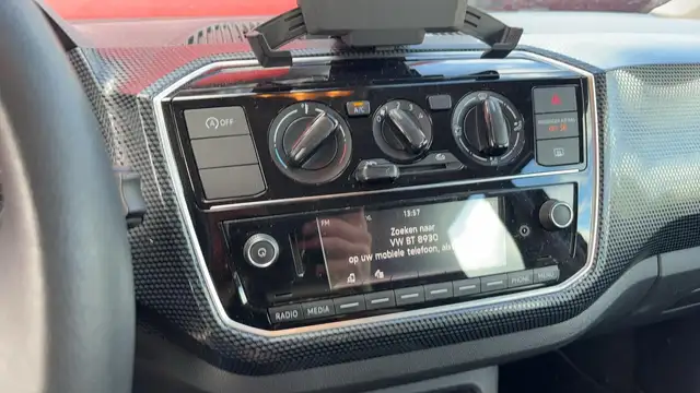 Volkswagen Up! view 11