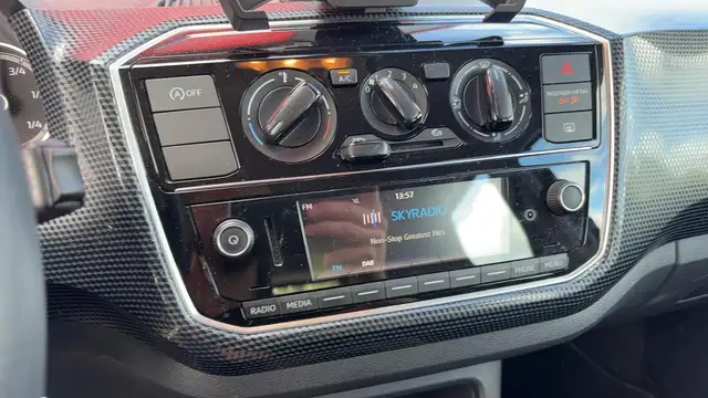 Volkswagen Up! view 10