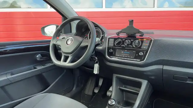 Volkswagen Up! view 3