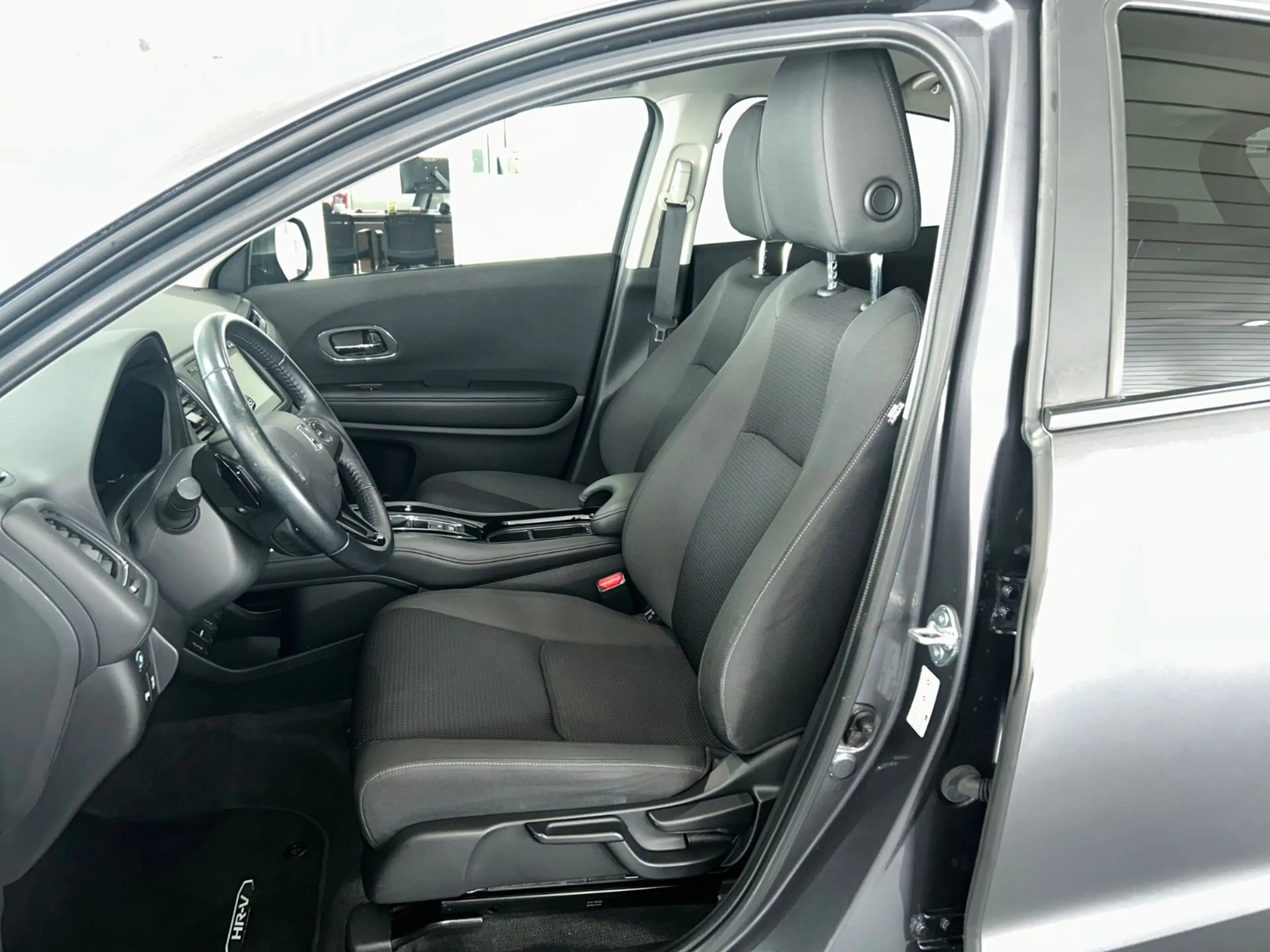 Honda HR-V 1.5 i-VTEC Elegance Automatik Navi Kamera — photo 8