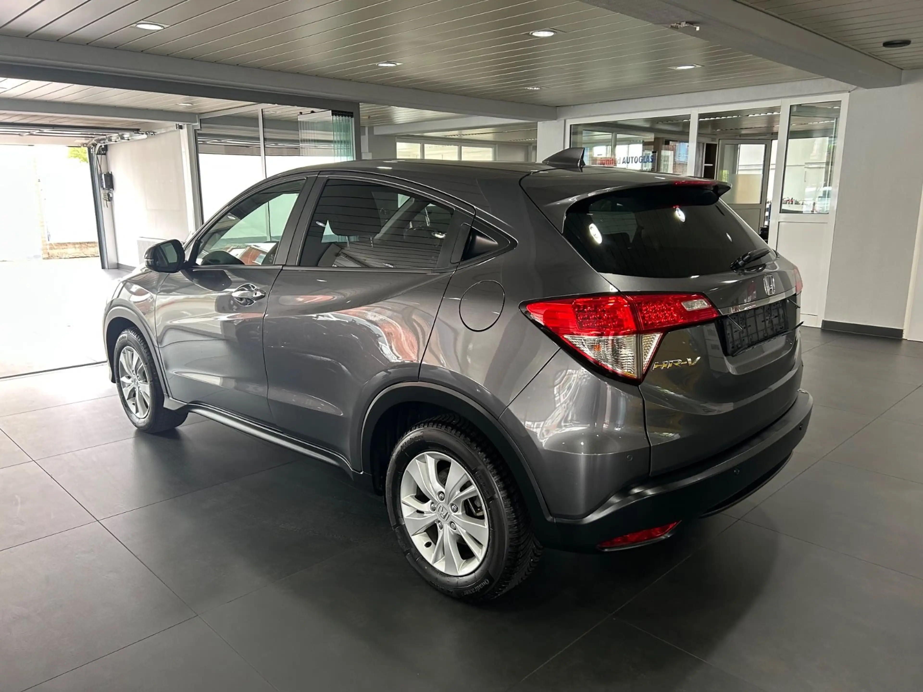 Honda HR-V 1.5 i-VTEC Elegance Automatik Navi Kamera — photo 6