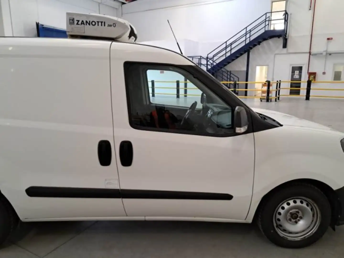 Fiat Doblo Doblò1.6MJT 105CV PCorto SX 3 Posti FRIGO-0° Bianco - 2