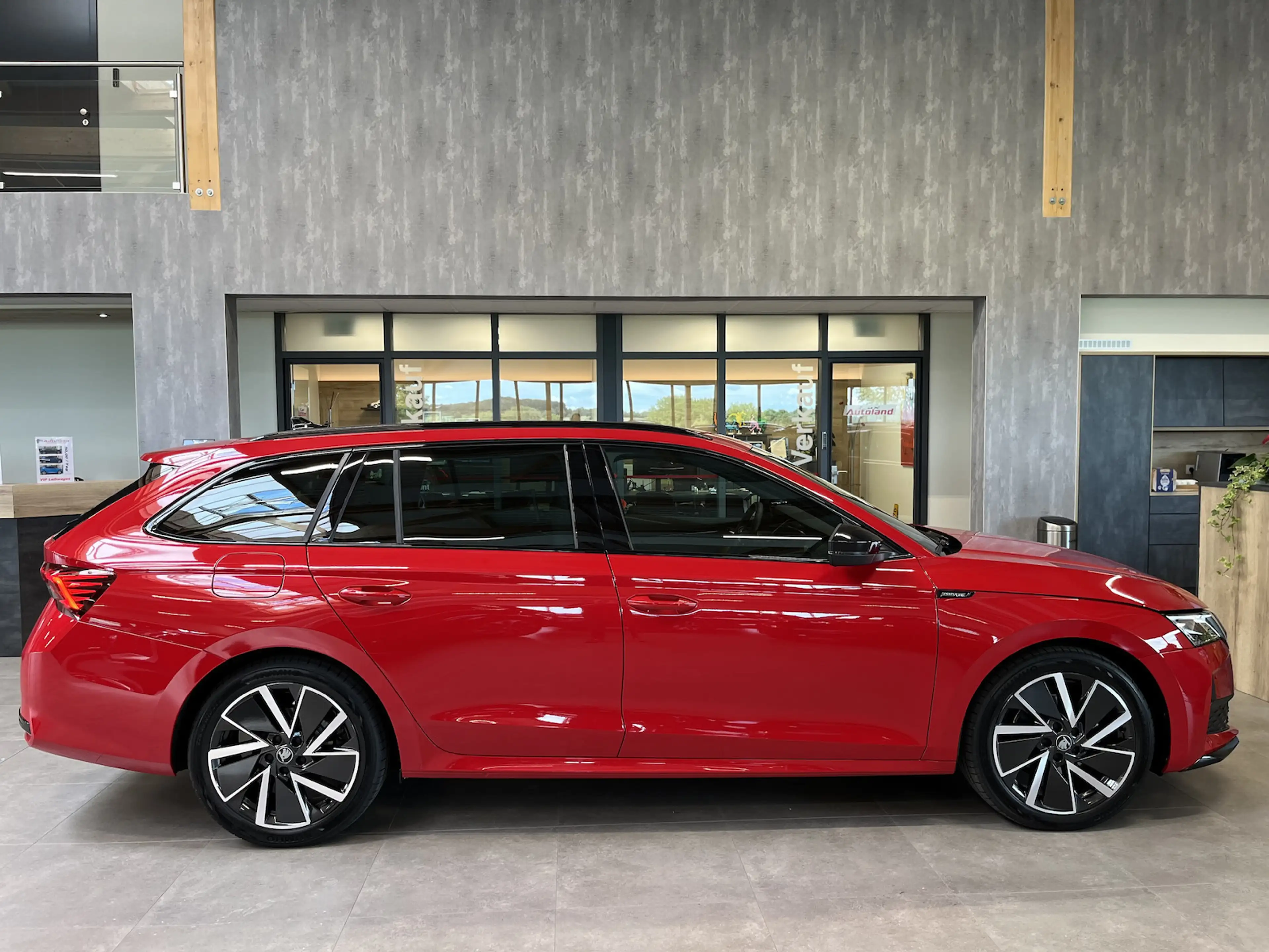 Skoda Octavia Combi 2.0 TDI Sportline AHK 5JG ACC Side — photo 2