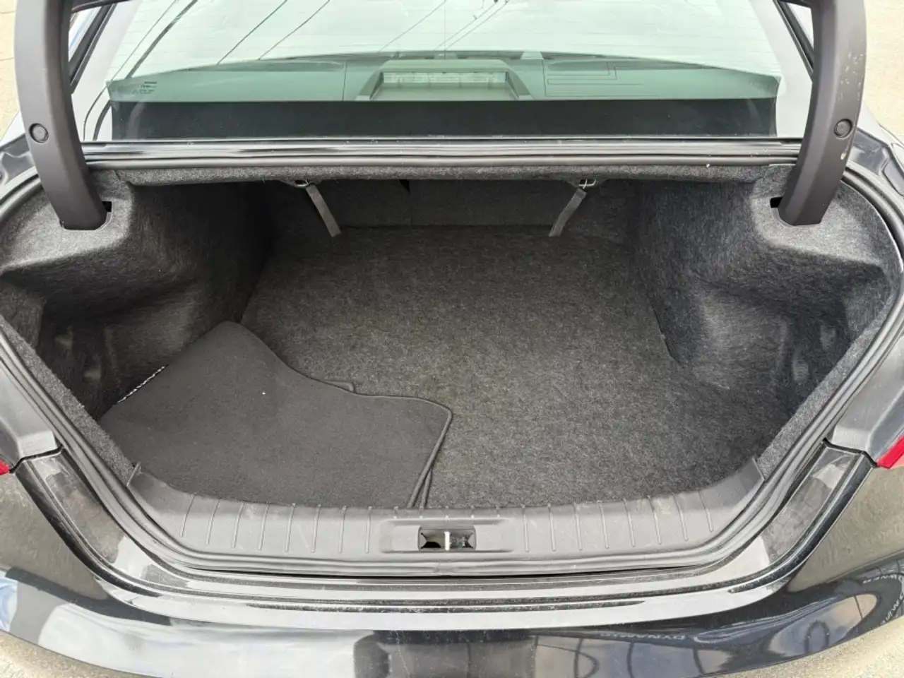 Nissan Maxima снимка Nissan Maxima