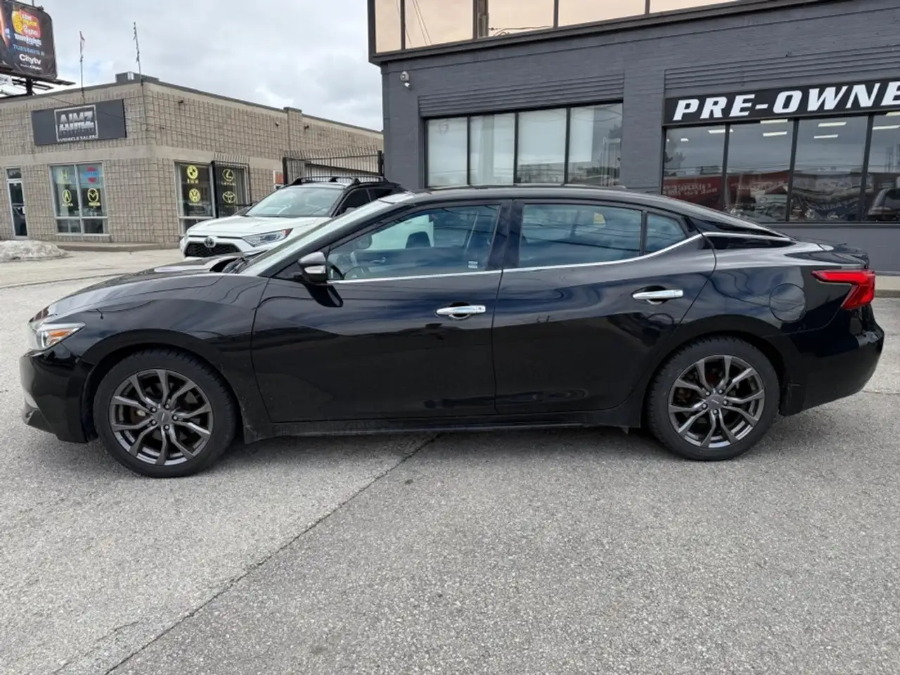 Nissan Maxima снимка Nissan Maxima