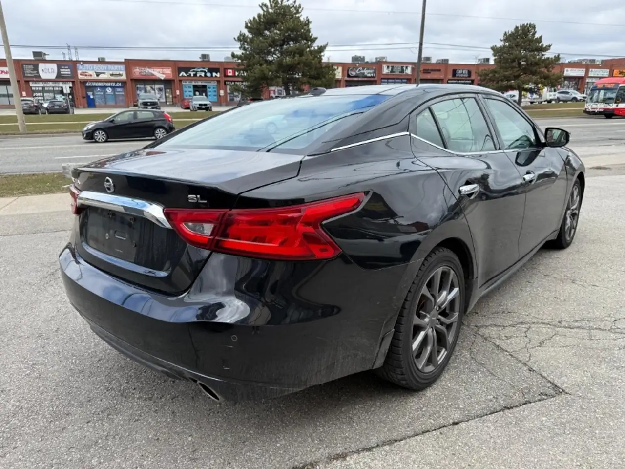 Nissan Maxima снимка Nissan Maxima