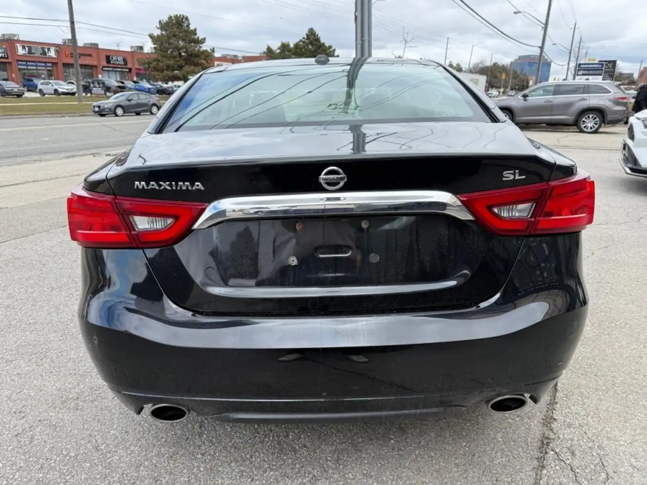Nissan Maxima снимка Nissan Maxima