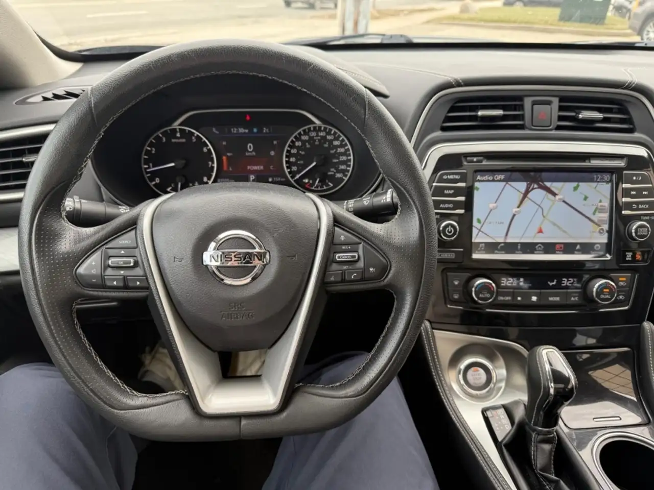 Nissan Maxima снимка Nissan Maxima