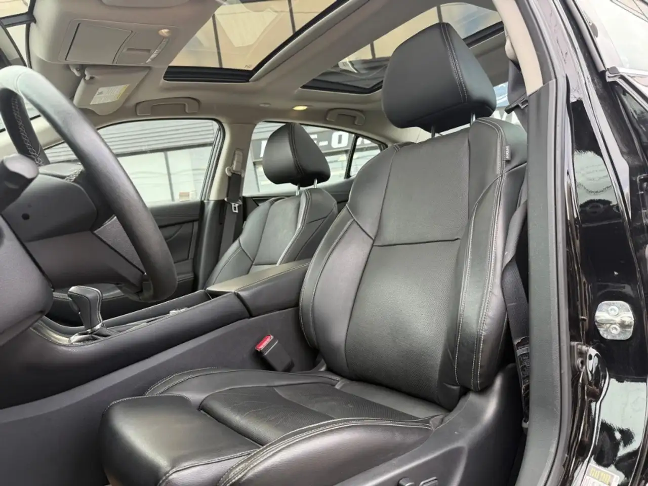 Nissan Maxima снимка Nissan Maxima