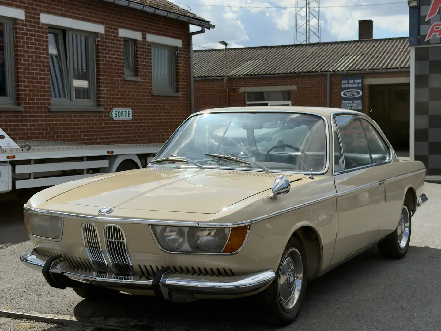BMW 2000 CS E9 M10 Collection Oldtimer Beige - 1