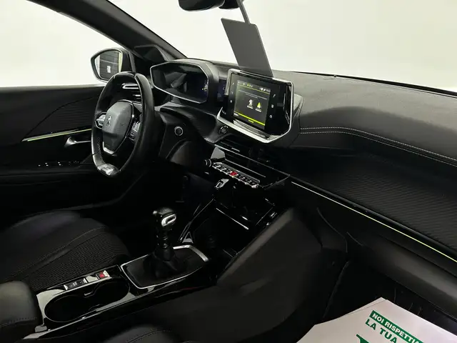 Peugeot 208 view 14