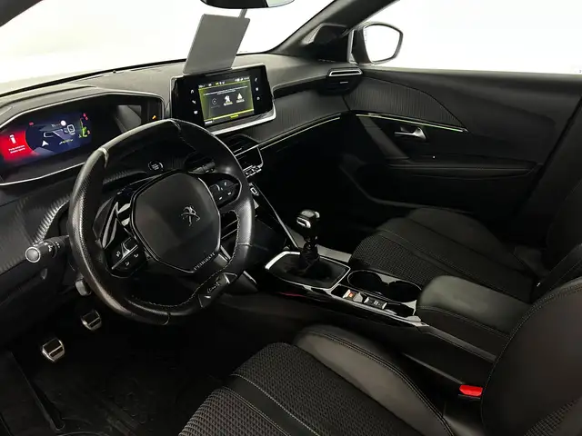 Peugeot 208 view 10