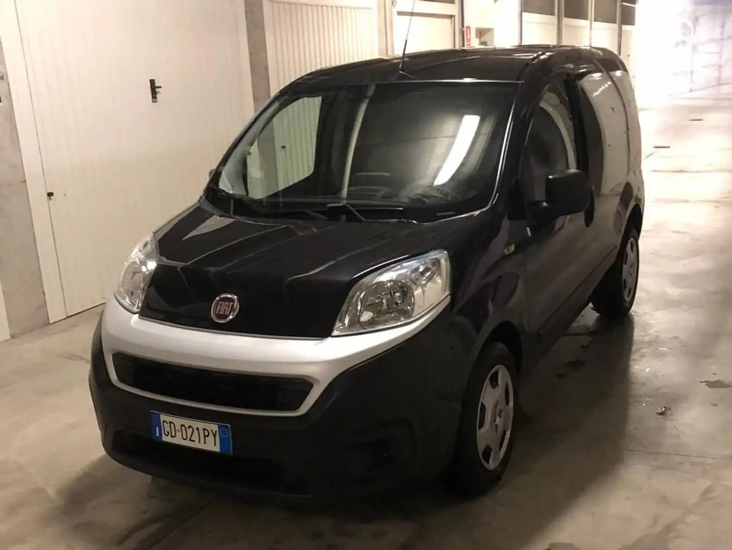Fiat Fiorino TD Pick Up 255.119.3 Czarny - 1