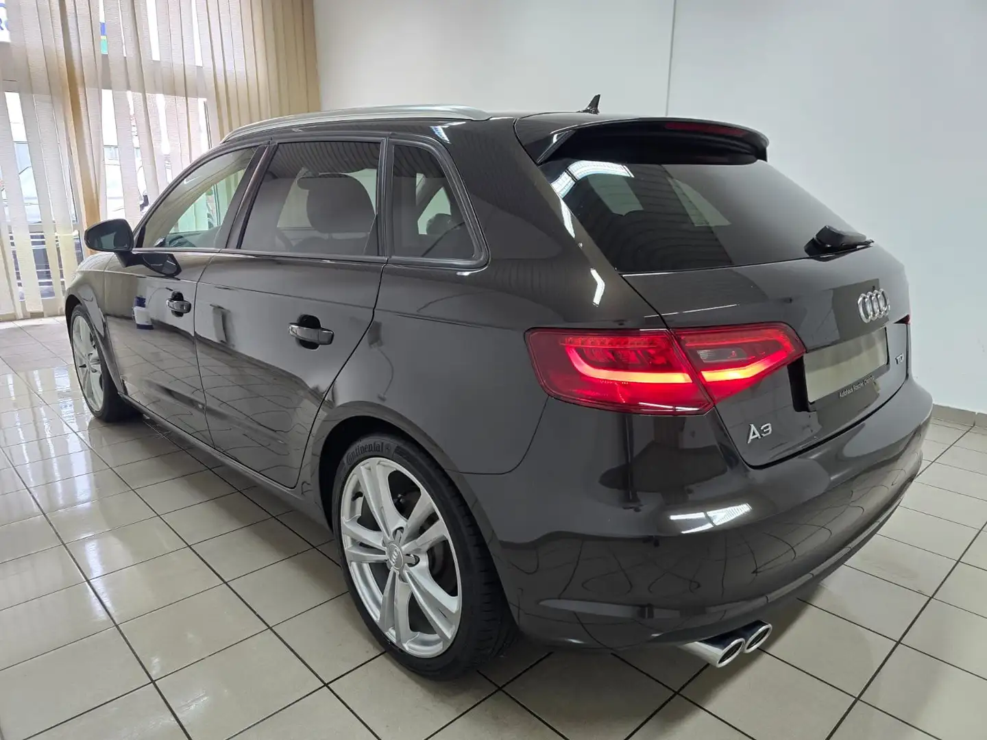 Audi A3 Sportback 2.0 TDI Xenon Navi Sportsitz 18" Marrón - 2