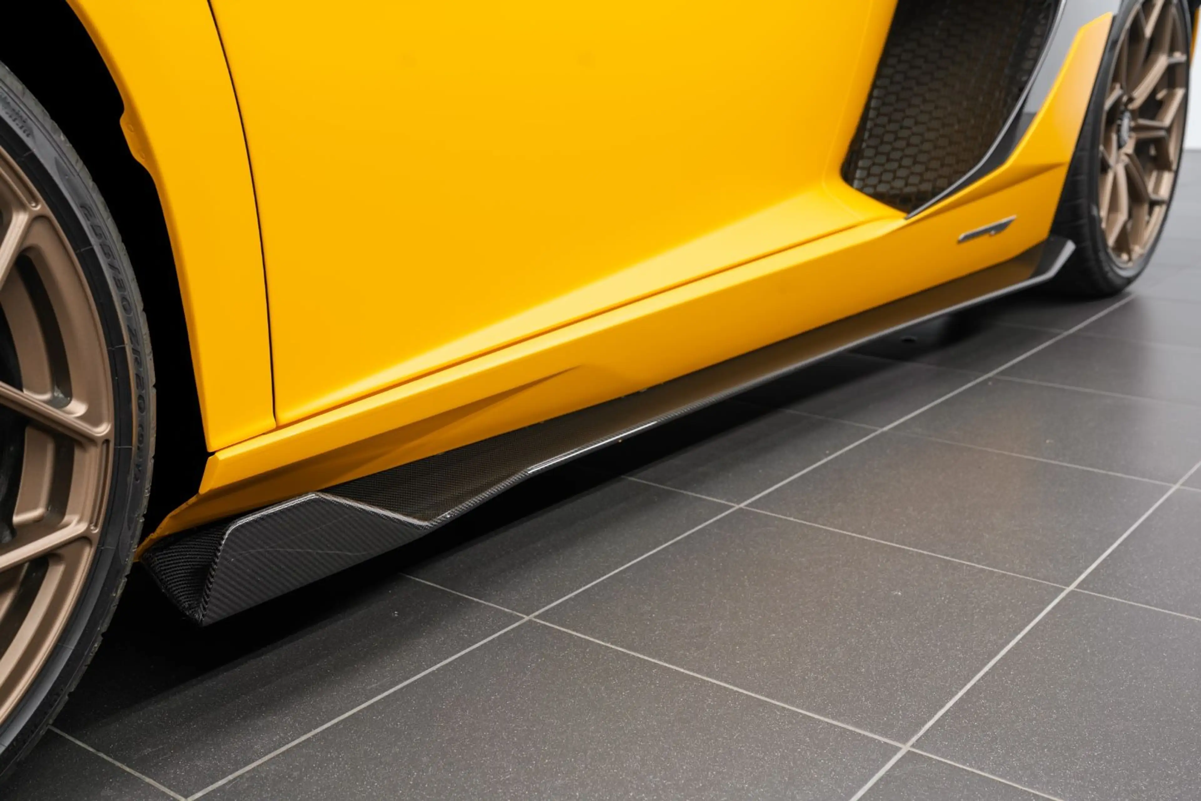 Lamborghini Aventador SVJ MATT PAINT / PAINTED SVJ / CARBON — photo 15