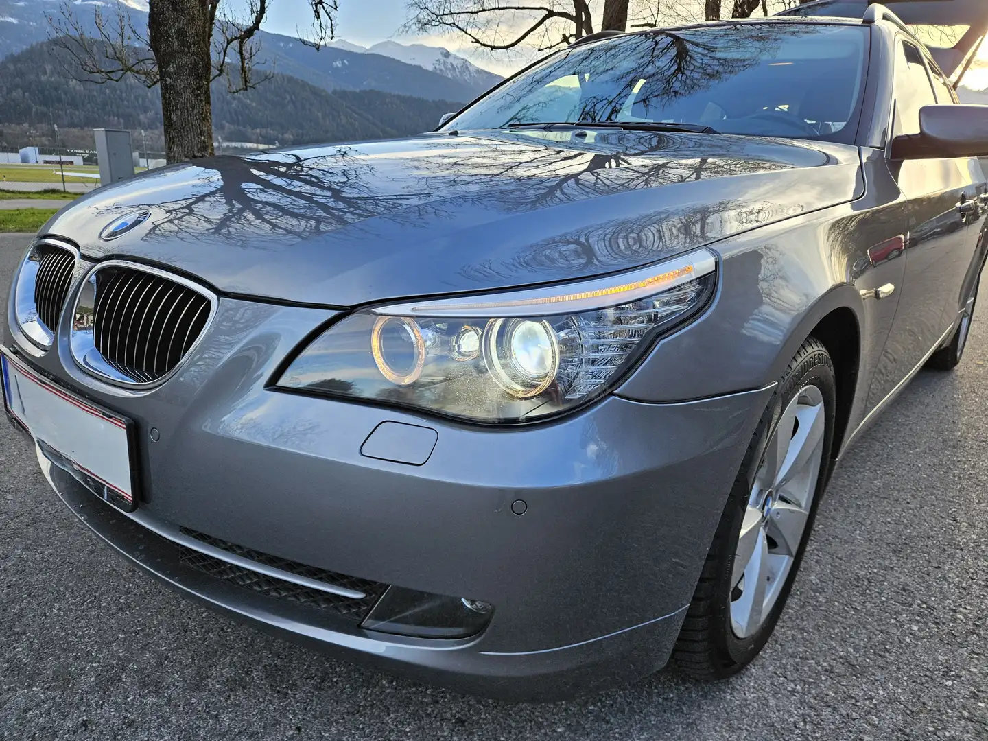 BMW 525 525 xd Touring Grau - 2