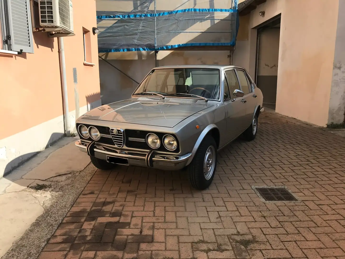 Alfa Romeo Alfetta Alfetta 1.8 scudo stretto Zilver - 1