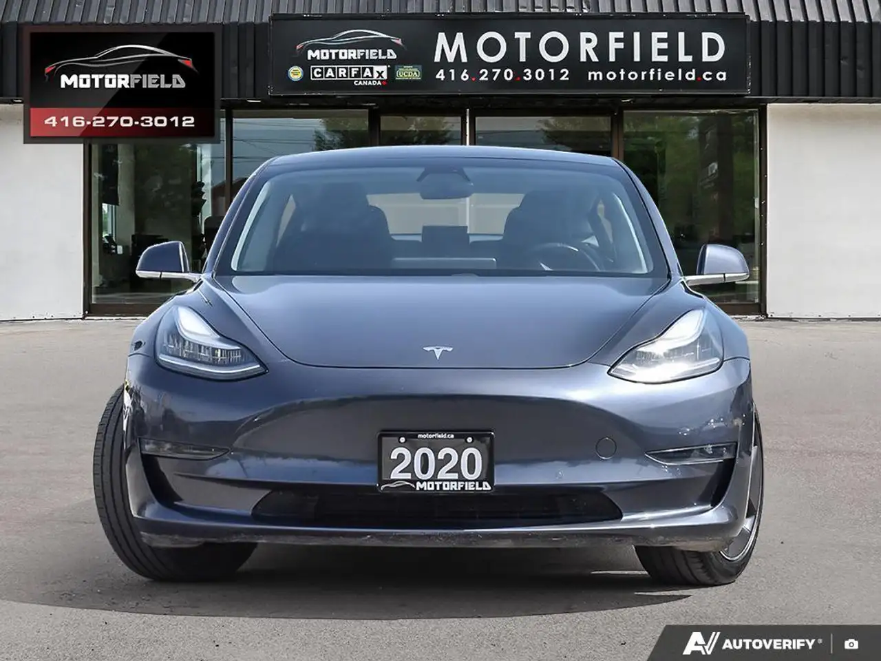 Tesla Model 3 снимка Tesla Model 3
