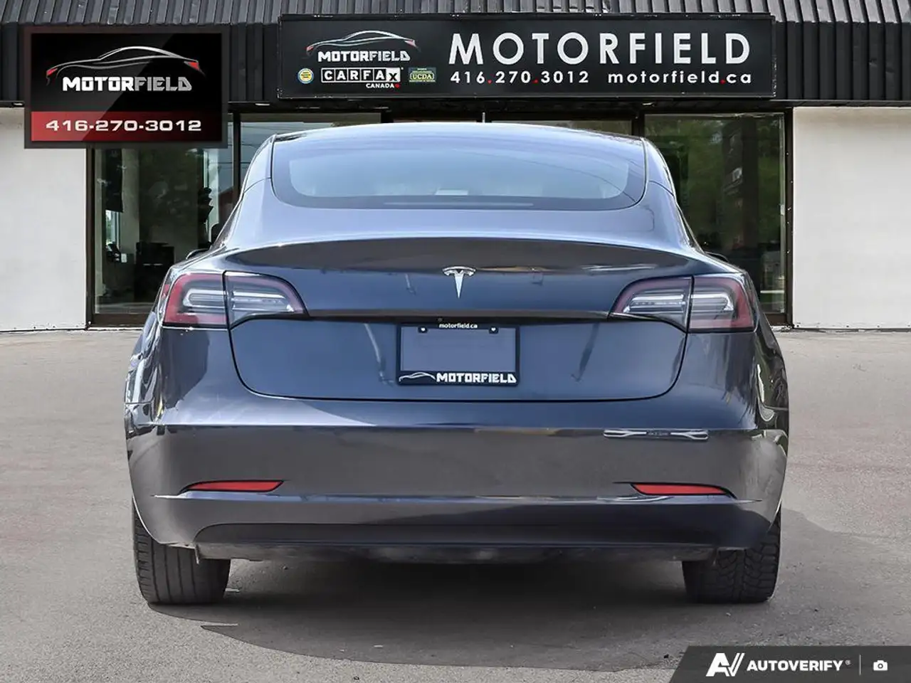 Tesla Model 3 снимка Tesla Model 3
