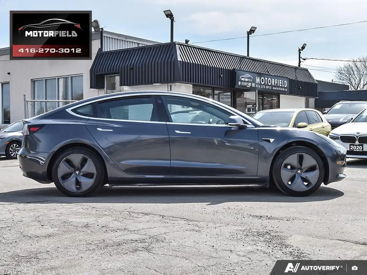 Tesla Model 3 снимка Tesla Model 3