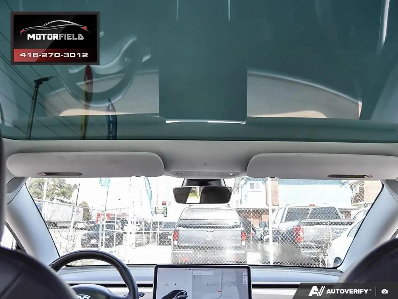 Tesla Model 3 снимка Tesla Model 3