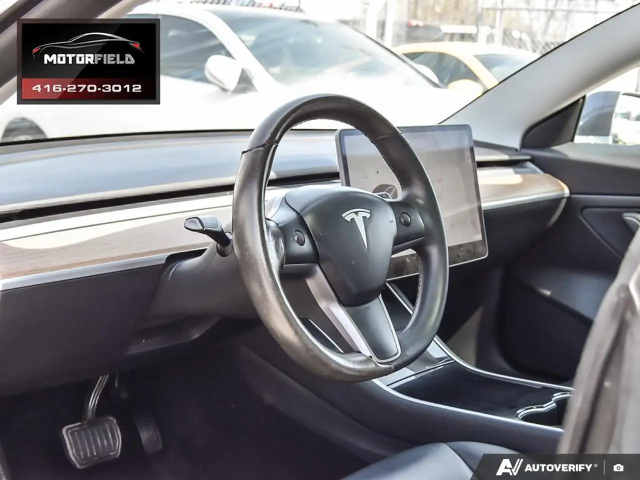 Tesla Model 3 снимка Tesla Model 3