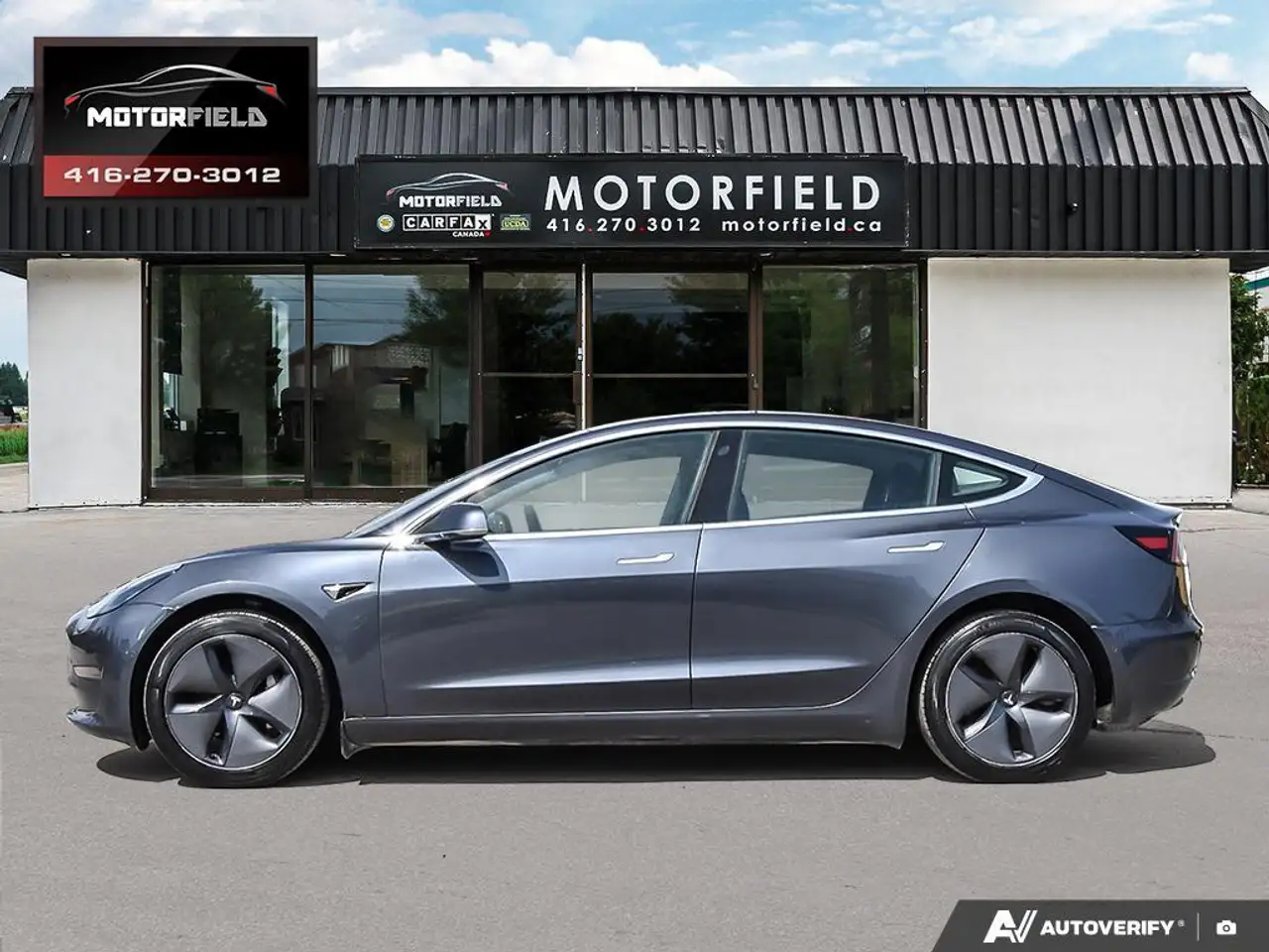 Tesla Model 3 снимка Tesla Model 3