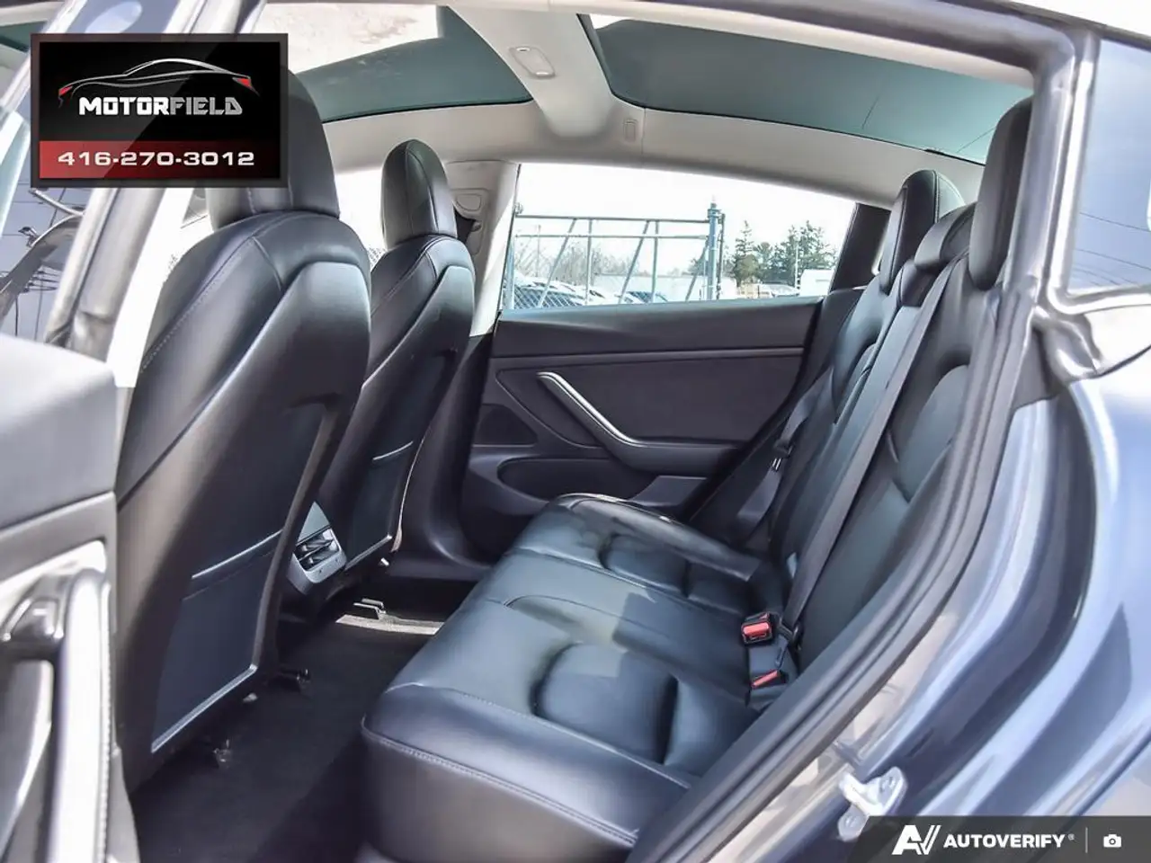 Tesla Model 3 снимка Tesla Model 3