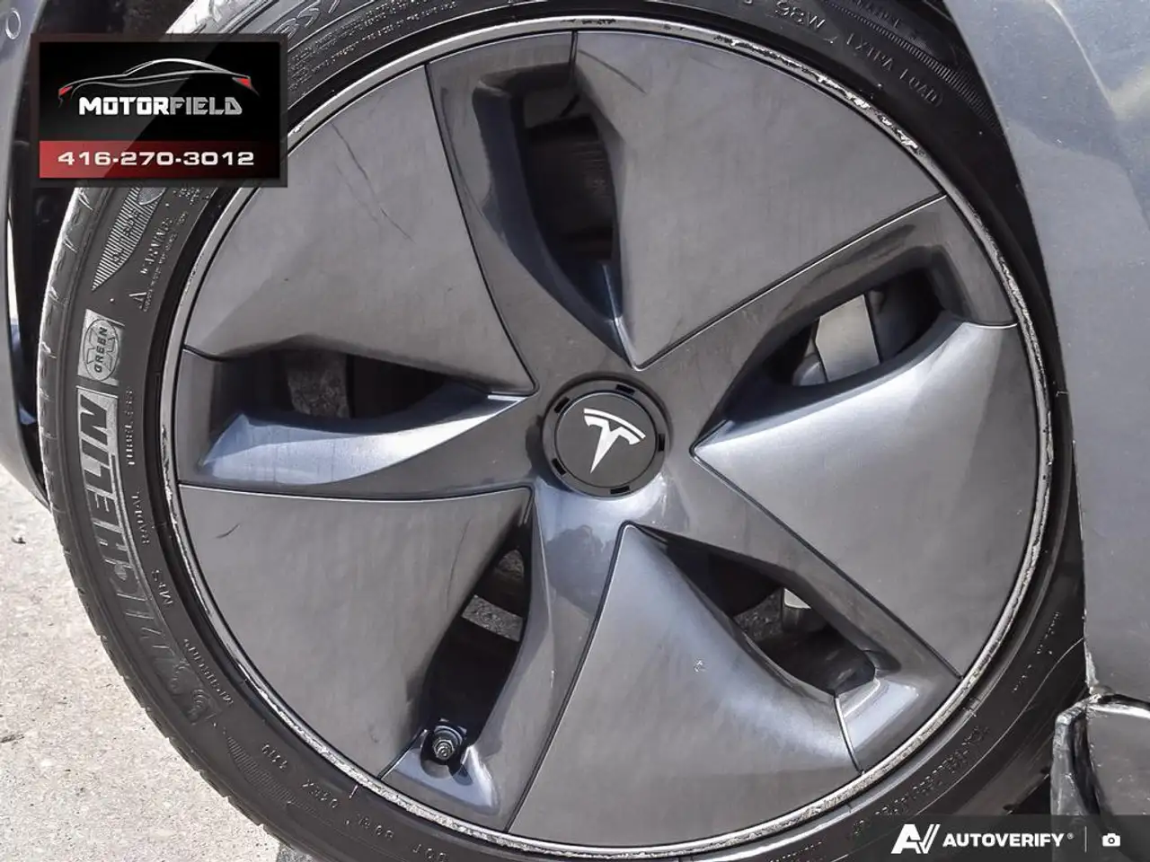 Tesla Model 3 снимка Tesla Model 3