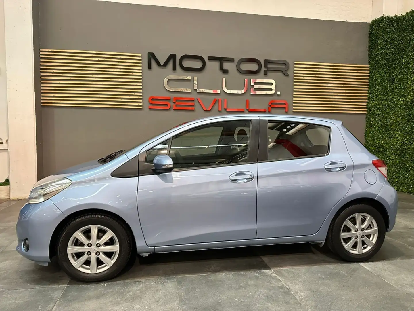 Toyota Yaris 1.0 Active Blu/Azzurro - 2