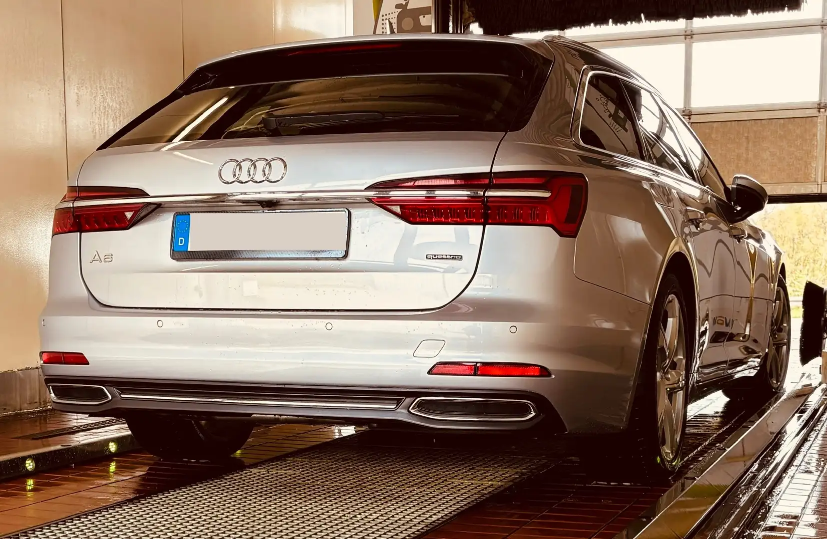 Audi A6 C8 Avant 40 TDI quattro S tronicsport Silber - 2