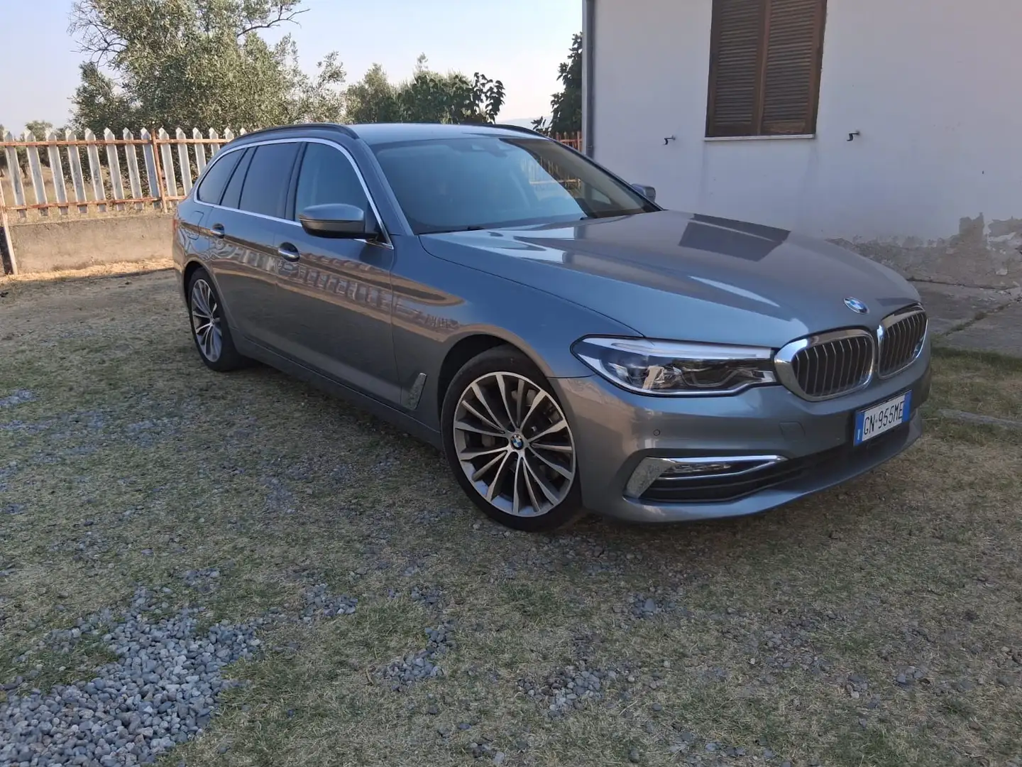 BMW 525 525d Luxury - 1