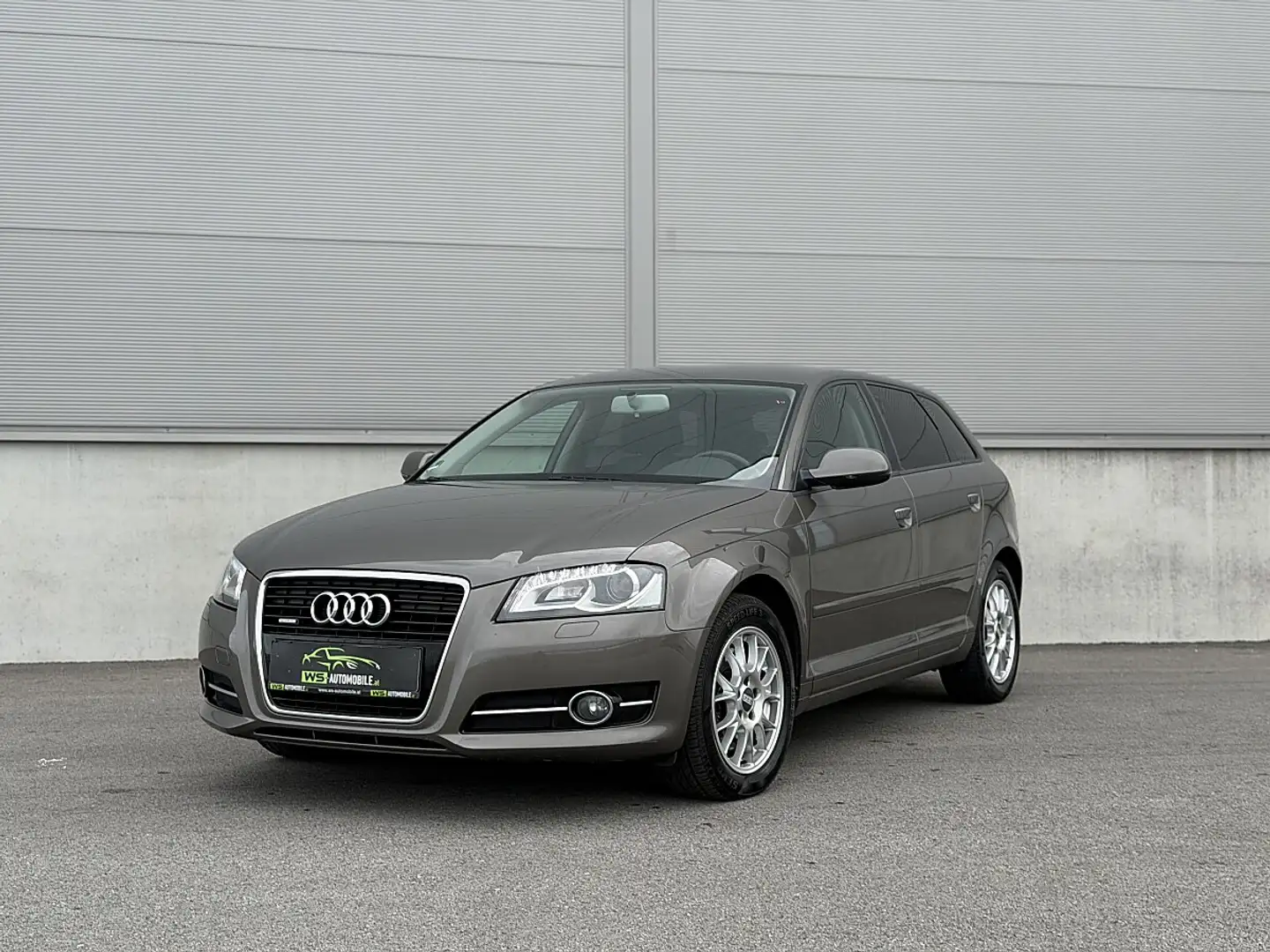 Audi A3 SB quattro Attraction 2,0 TDI DPF Grau - 1