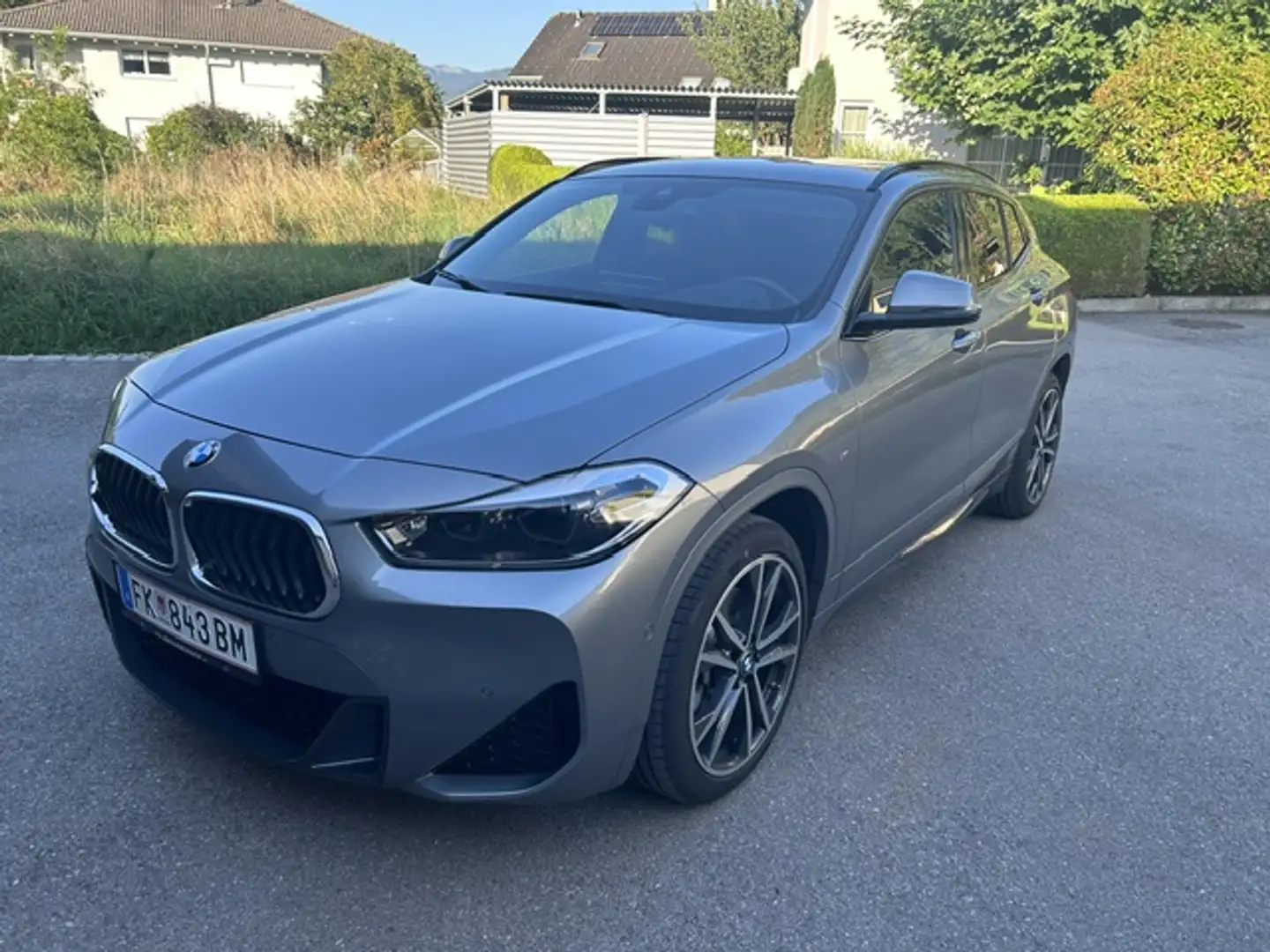 BMW X2 X2 sDrive 20d Aut. Grau - 1