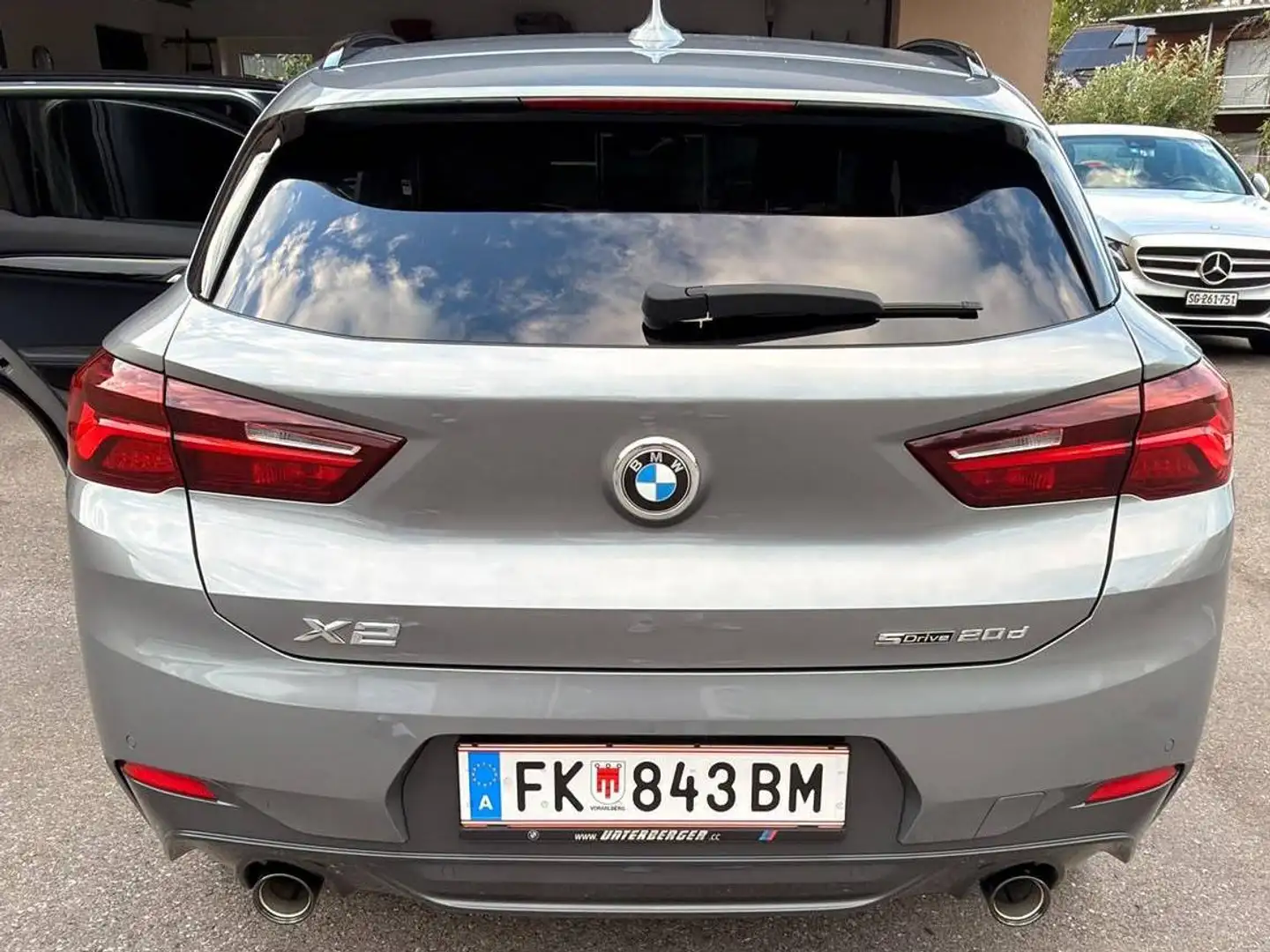 BMW X2 X2 sDrive 20d Aut. Grau - 2