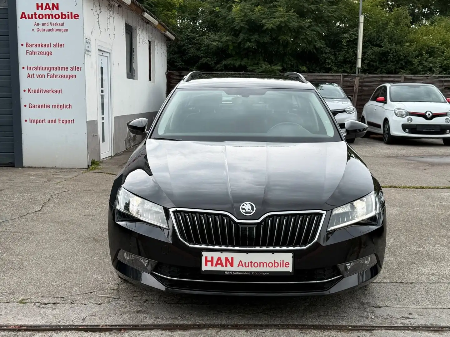 Skoda Superb Combi Ambition/Navi/SHZ/Xenon/AHK/ACC Zwart - 1