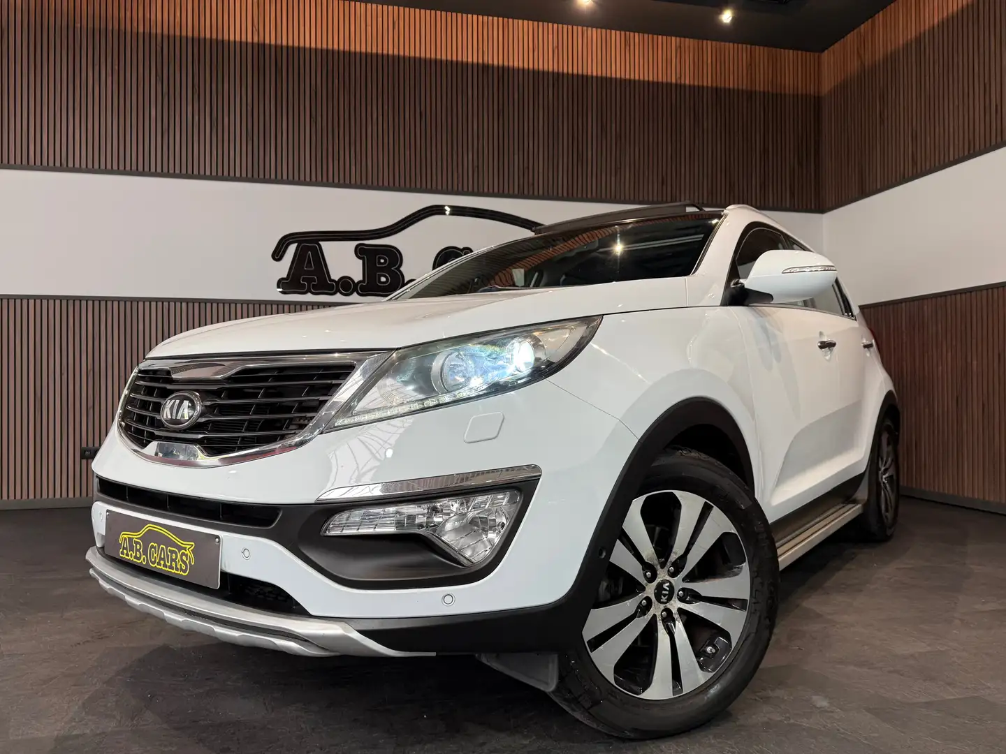 Kia Sportage 1.7 CRDi 2WD *GARANTIE 12MOIS*1ERE MAIN Blanc - 1