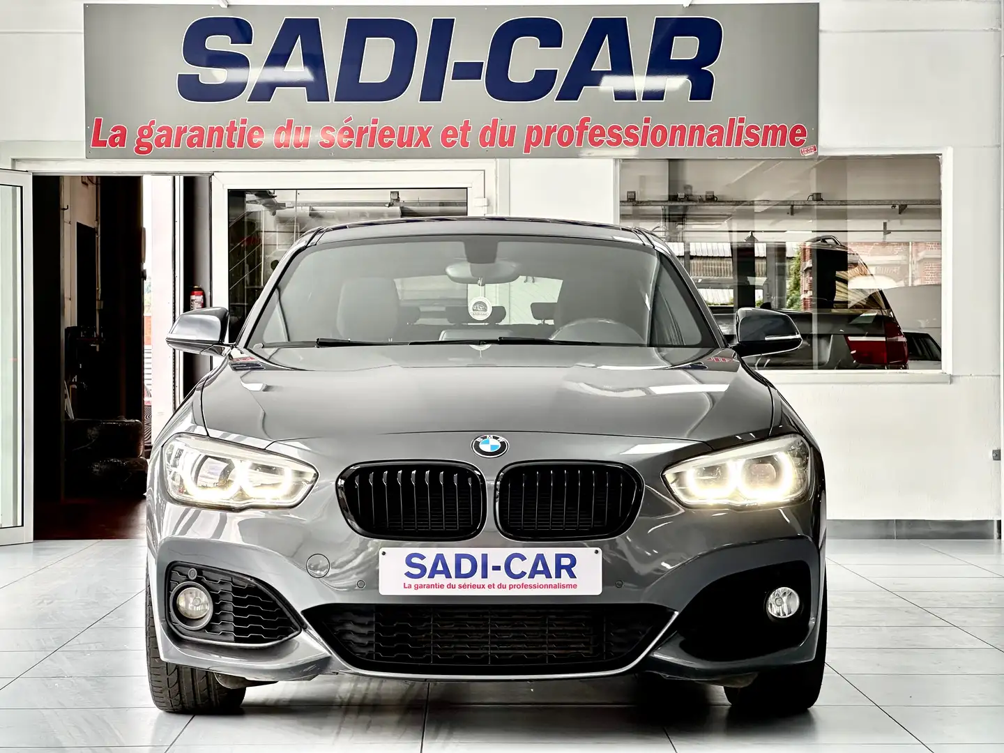 BMW 118 118iA 136cv - M SPORT EDITION Gris - 2