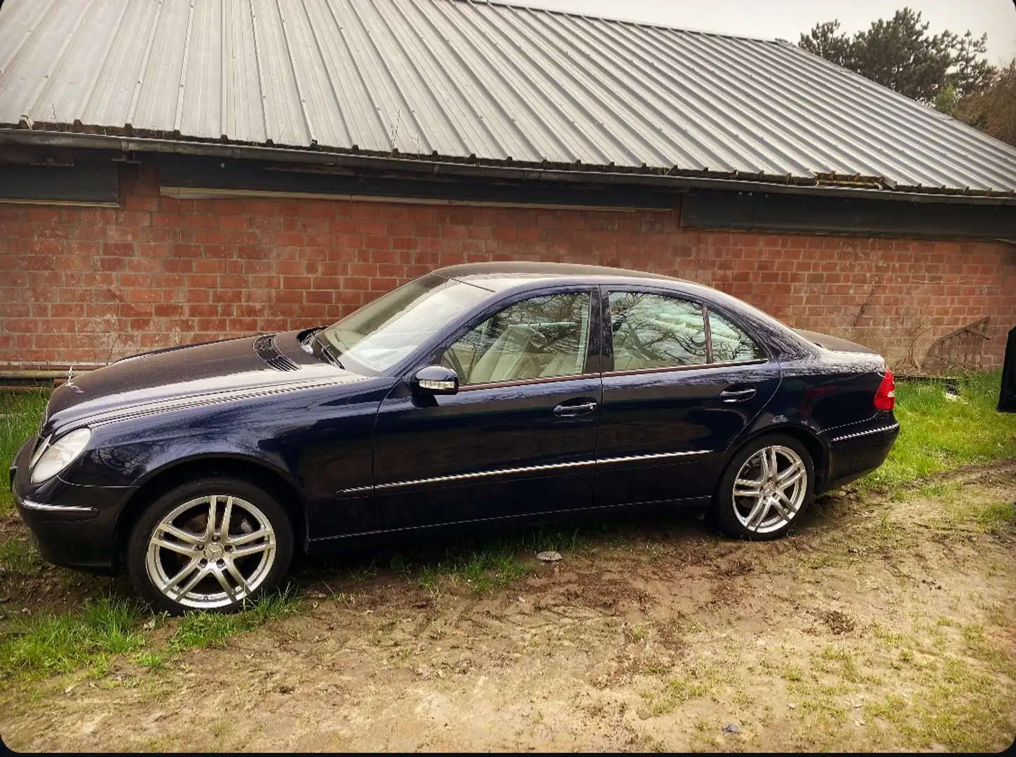 Mercedes-Benz E 260 260 E Blau - 2