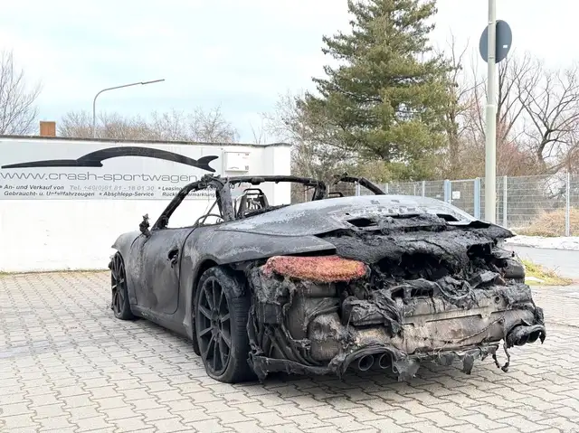 Porsche 991 Carrera Cabriolet PDK Garagenbrand