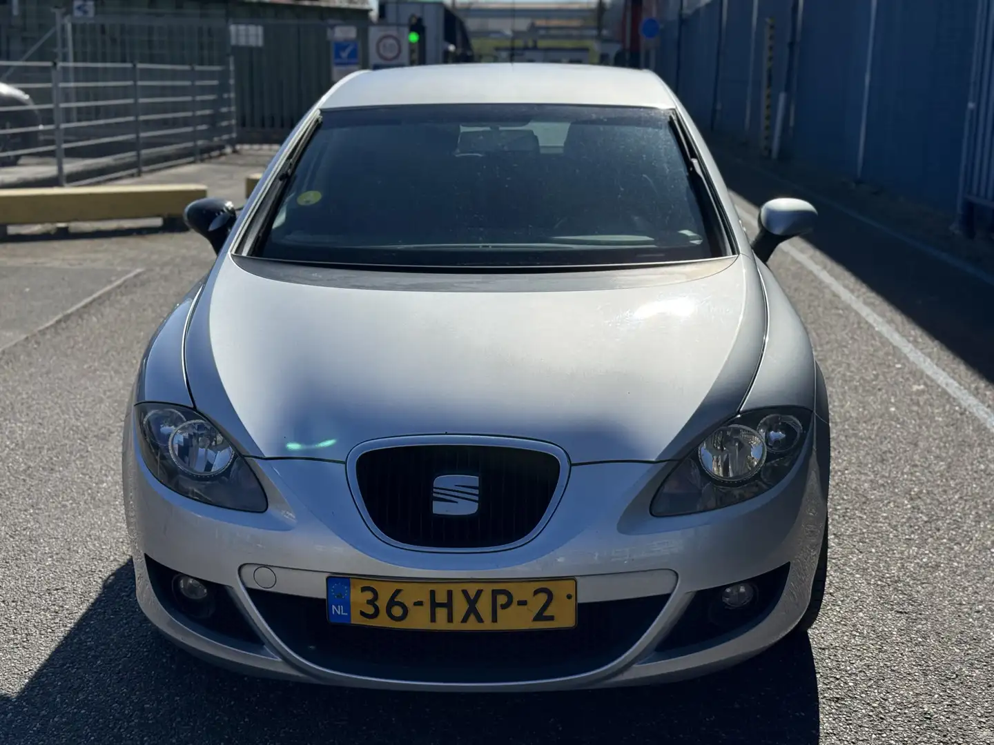 SEAT Leon 1.6 Reference Clima, Parkeersensoren, Cruise contr Šedá - 2