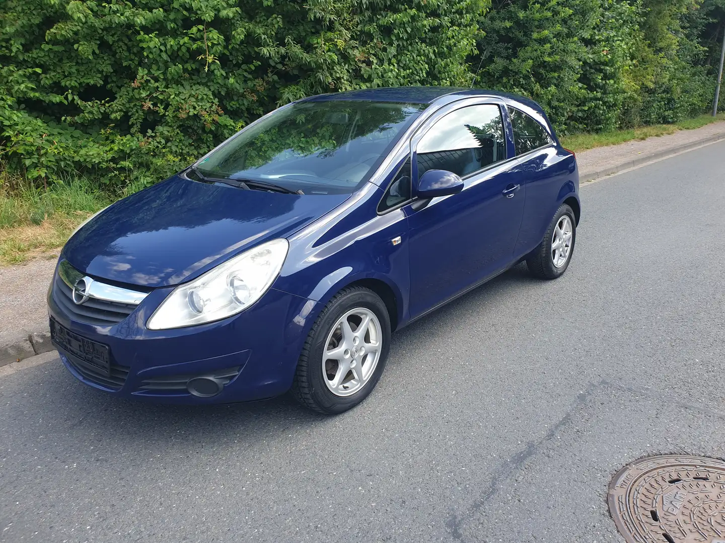 Opel Corsa 1.2 16V Edition TÜV/AU NEU. Blau - 1
