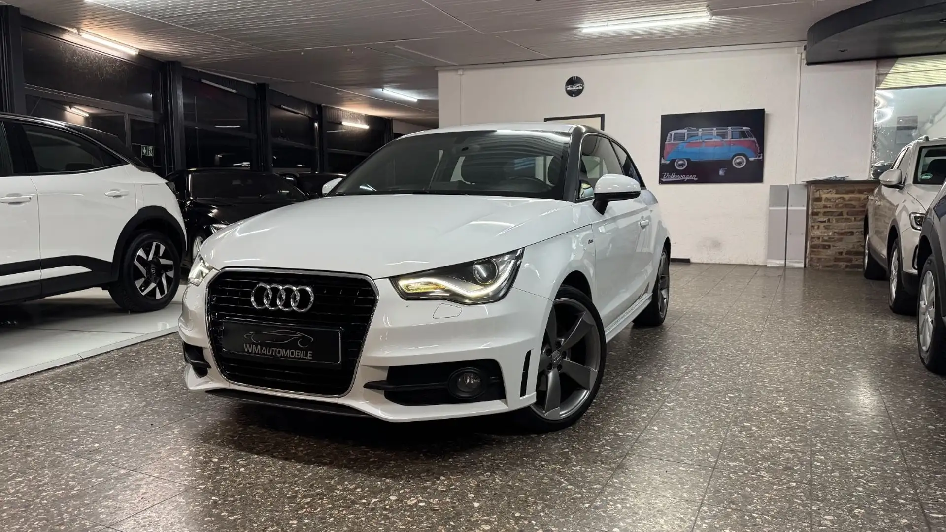 Audi A1 S line Sportpaket*BOSE*Navi*Xenon*Leder*PDC* White - 1