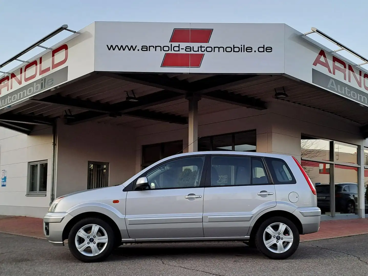 Ford Fusion 1.4 ( HU/TÜV u. Inspektion neu) Silber - 1