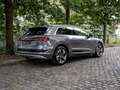 Audi Q8 e-tron 50 QUATTRO*TOIT PANO*SUSPENSION PNEUMATIQUE*SIEGE MEMOIRE*CAR PLAY Silber - thumbnail 4