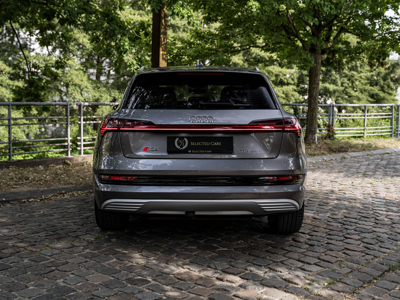 Audi Q8 e-tron 50 QUATTRO*TOIT PANO*SUSPENSION PNEUMATIQUE*SIEGE MEMOIRE*CAR PLAY — photo 9